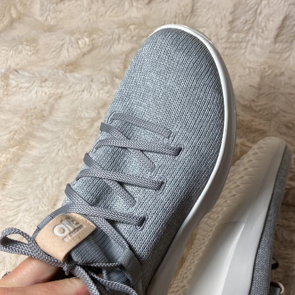 New Skechers One Downtown Ultra slip on knit sneakers